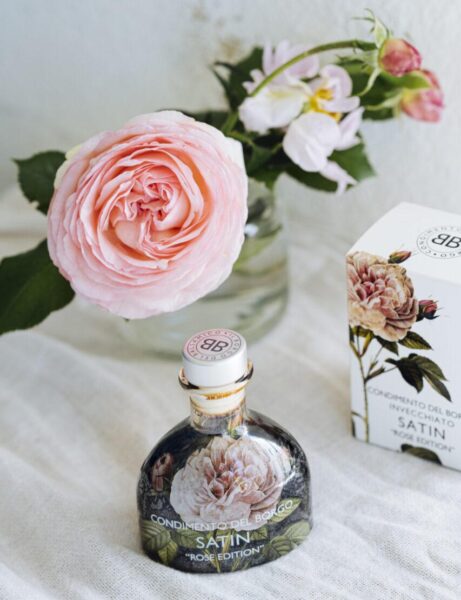 Satin Rose, celebra i 10 anni di attività.